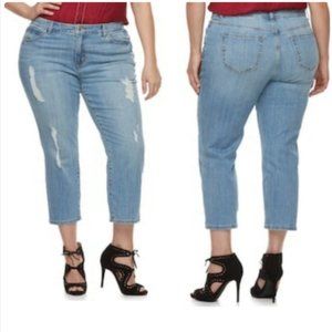 Jennifer Lopez 12* Capri* distressed light wash denim* Like New